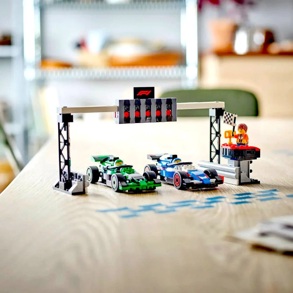 Bloques LEGO Parrilla de F1 con Autos de Carreras VCARB y Sauber - Image 2