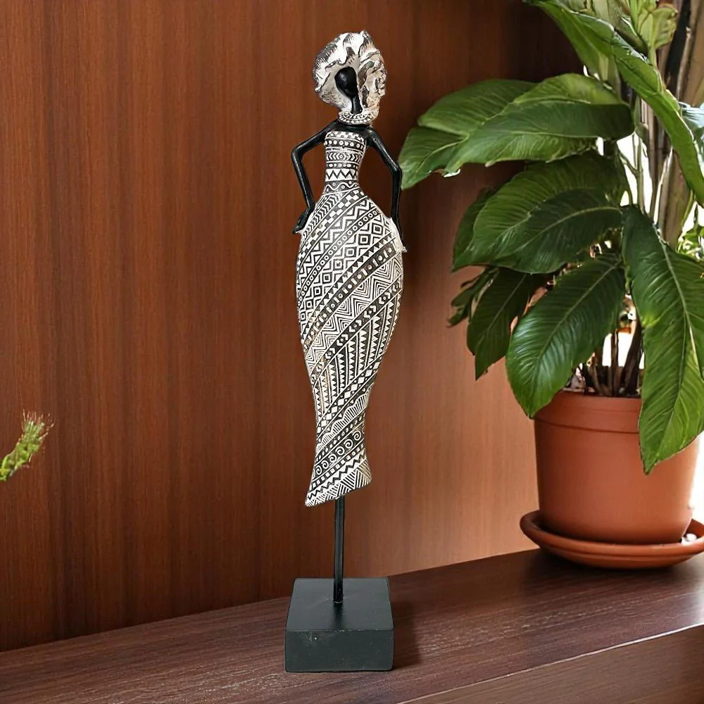 Figura Decorativa Concepts / Dama / 8x6x41 cm / Poliresina